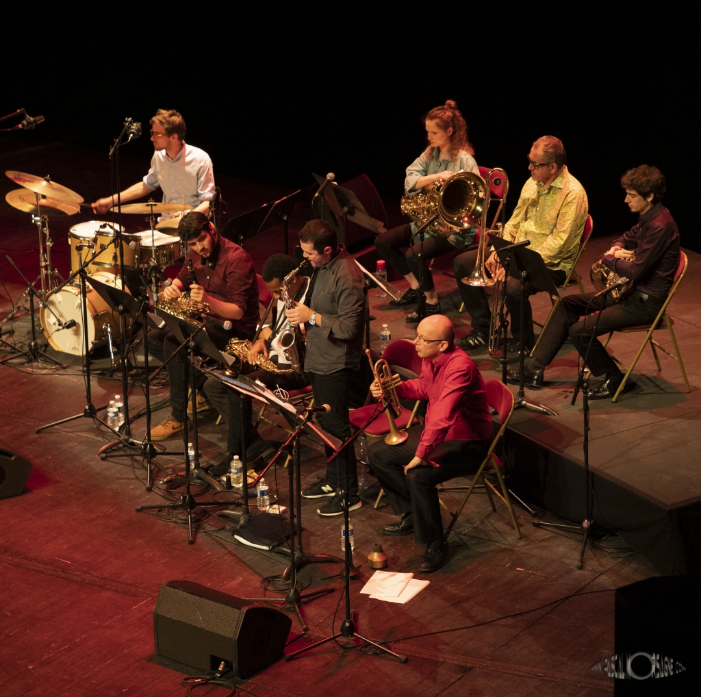 Arthur Lebas (Batterie), Maxime Degeuser (Saxophone Baryton), Camelot Morisset (Saxophone ténor), Yuri Scraibman (saxophone alto) James Roger (Trompette) , Robin Leblanc (tuba), Dominique Miletti (trombone), Camille Jody (cor)
2019 © PascalMorsagne