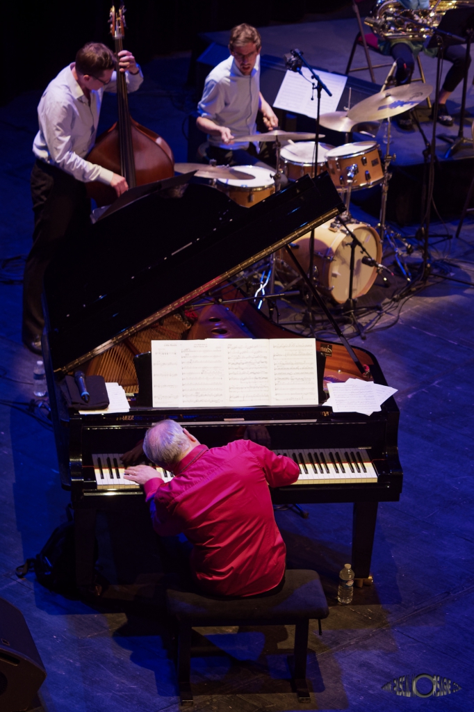 Jocelyn Prud'Hom (Contrebasse), Arthur Lebas (Batterie), Hervé SELLIN: Piano
2019 © PascalMorsagne